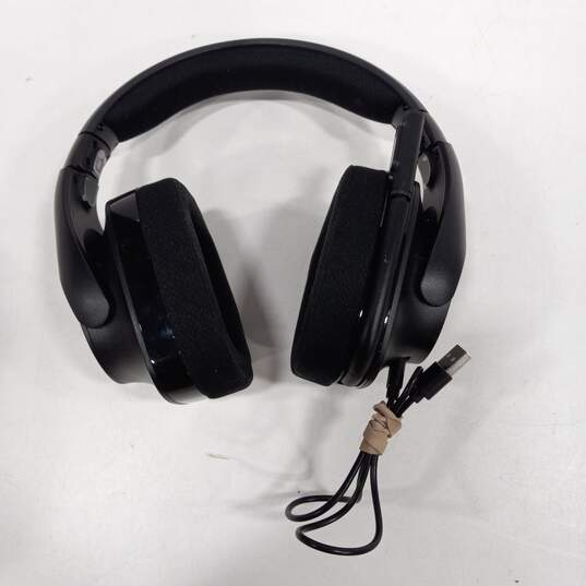 Black Headphones w/ Power Cord G533 image number 8