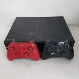 Microsoft Xbox One 500GB Console Bundle with Games & Controllers alternative image