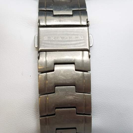 Skagen Denmark Super Hardened Mineral Crystal Black Dial Date Titanium Watch image number 6