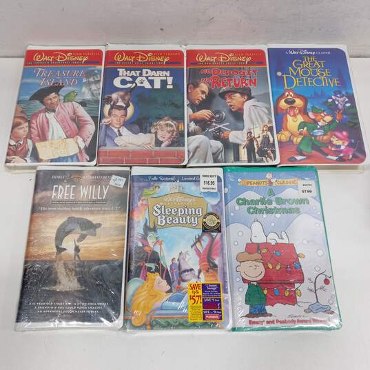 VHS Tapes Kids & Family Movies Assorted 7pc Lot image number 1
