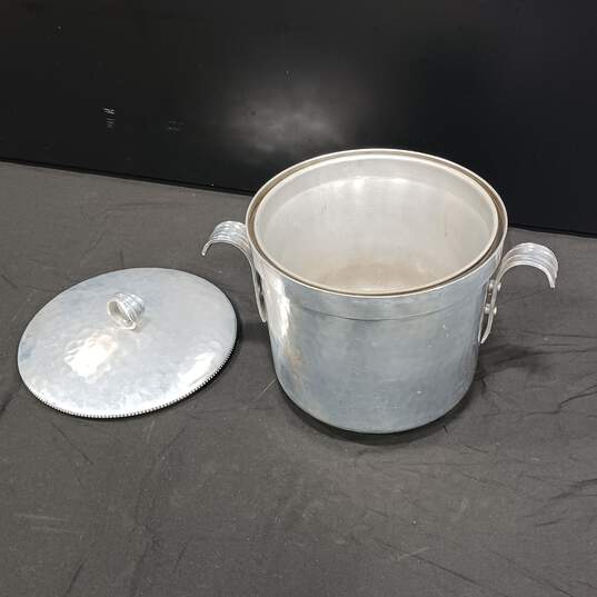 Vintage Hammered Aluminum Ice Bucket image number 4
