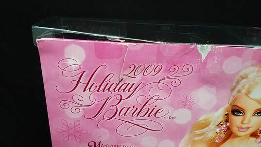 2009 Holiday Barbie N6556 Mattel image number 4