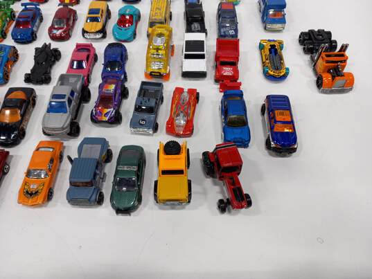 5lb Bundle of Assorted Diecast Toy Cars image number 5