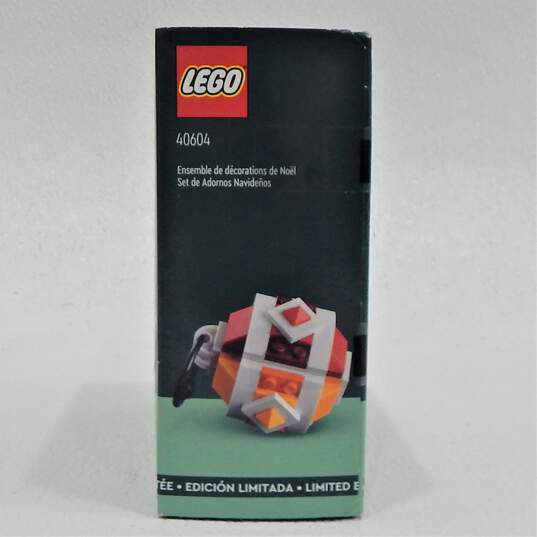 LEGO 40604 Christmas Decor Set image number 2
