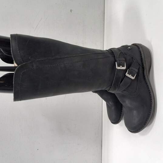 Women's Black Leather Boots Size 7 image number 2