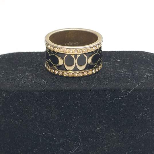 Coach Authentic Gold Tone Black Enamel Crystal 10mm Sz 5.5 Ring W/C.O.A 7.2g image number 3