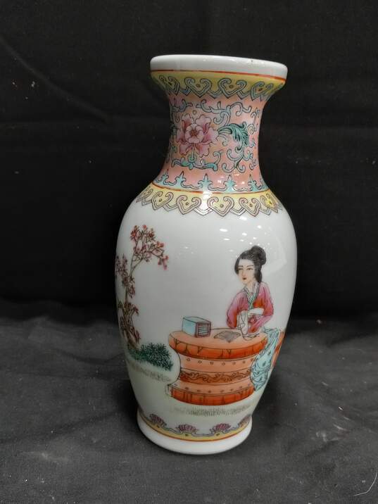 Vintage Vase, Chinese Porcelain image number 1