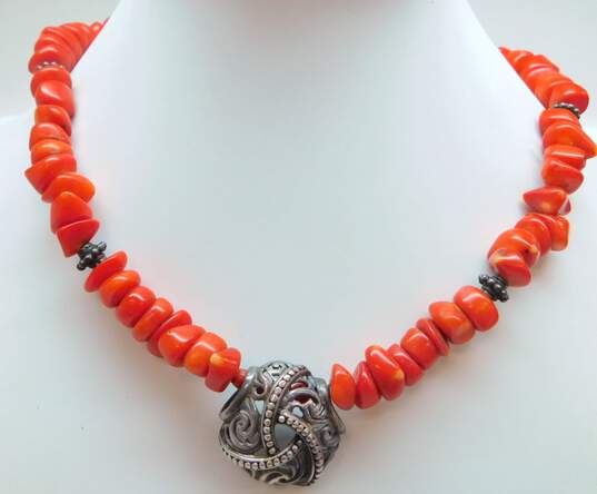Romantic 925 Dotted & Open Scrolled Knot Pendant Coral & Granulated Beaded Toggle Necklace 65.9g image number 1