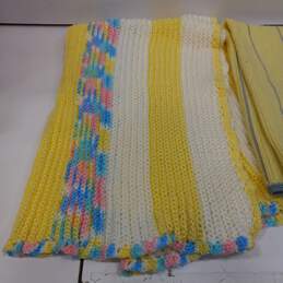 Bundle of 3 Assorted Knitted Blankets alternative image