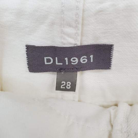 DL 1961 White Cotton High Rise Belted Tapered Jeans WM Size 28 NWT image number 3