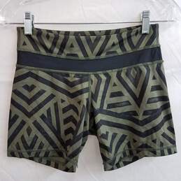 Lululemon green and black abstract geometric print yoga shorts 4