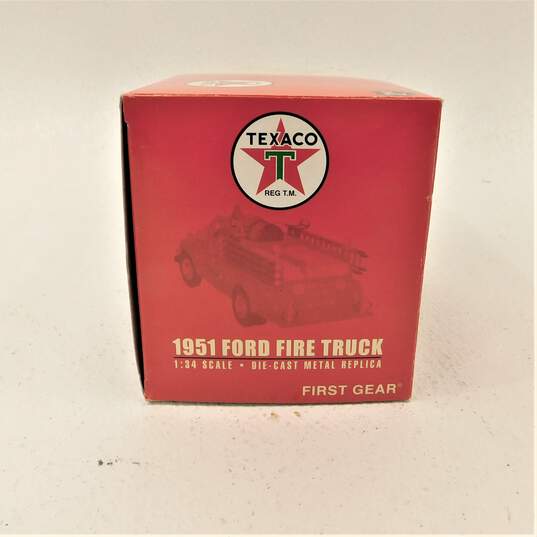 Texaco 1951 Ford Fire Truck 3rd In Series 1/34 Scale image number 14