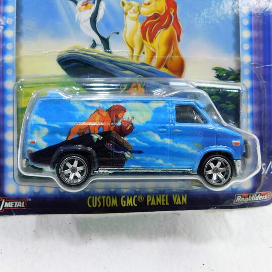 HOT WHEELS 2020 PREMIUM DISNEY CLASSICS Lion King And Beauty And the Beast image number 3