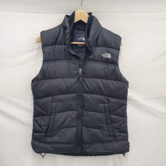 The North Face WM's 100% Polyester Blend Black Quilted Puffer Vest Size L image number 1
