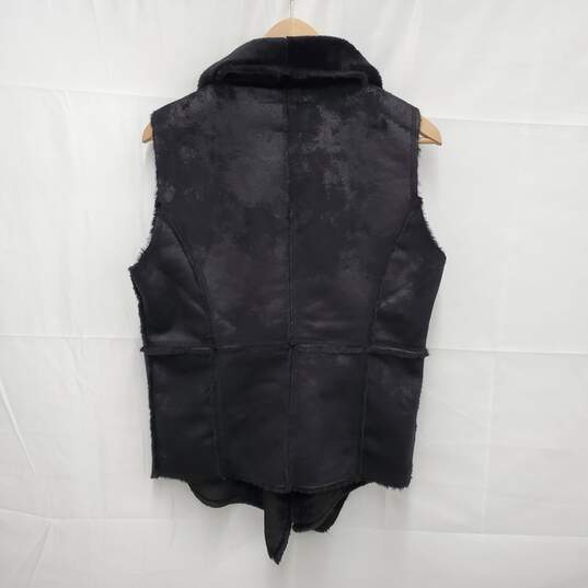 NWT Dolce Cabo WM's Black Faux Fur Open Vest Size M image number 2