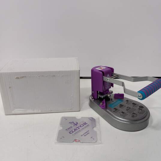 Paper Gator Purple Corner Rounder Craft Equipment image number 1