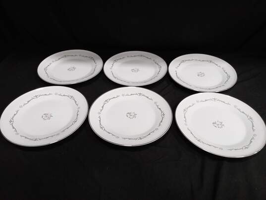 Set of 6 Signature Collection Petite Bouquet Dinner Plates image number 4