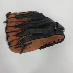 Louisville Slugger Brown Leather Baseball 10.5 inch Youth Size Glove