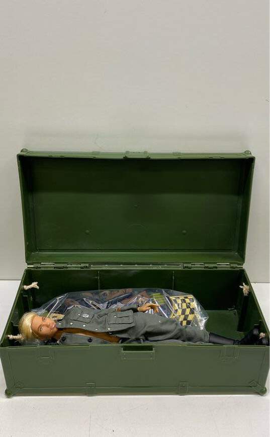3 G.I. Joe Acton Figures with 2 Crate Boxes and Accessories image number 6