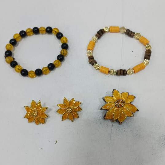 Assorted Yellow Tone Jewelry Collection Lot of 8 image number 4