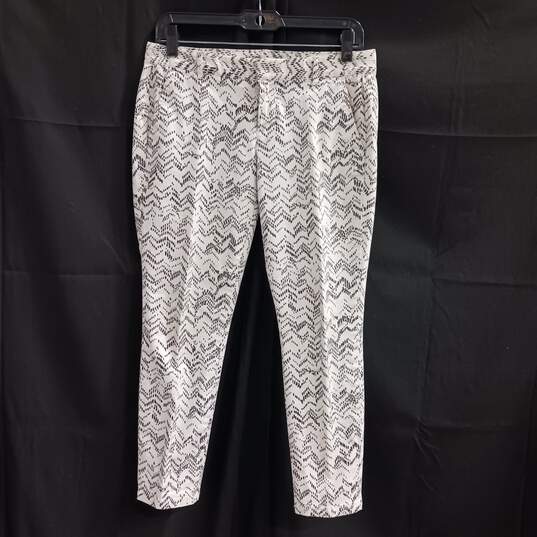 GAP Women's White/Black Printed Skinny Mini Skimmer Khakis Size 0P image number 1