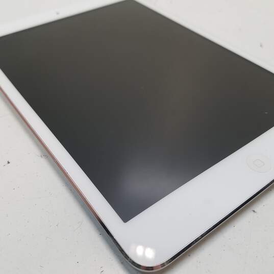 Apple iPad Mini (A1432) - Lot of 2 - LOCKED image number 3