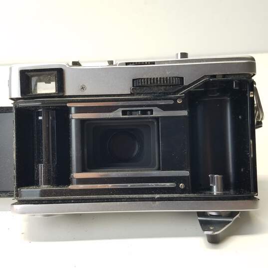 Olympus 35 EC 35mm Viewfinder Camera-FOR PARTS OR REPAIR image number 6