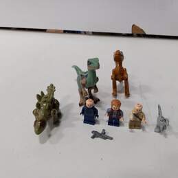 7pc Bundle of Assorted Lego Jurassic World Minifigures