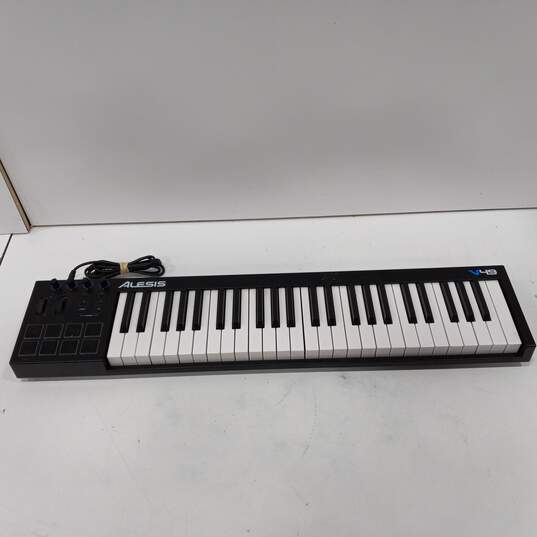 Alesis V49 MIDI Keyboard image number 1