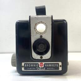 Vintage Kodak Lot of 2 Brownie Box Cameras alternative image