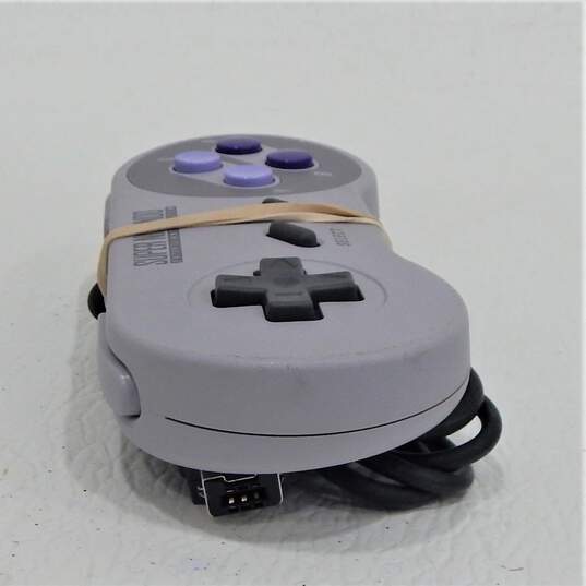 Super Nintendo SNES Classic Edition Controller image number 4