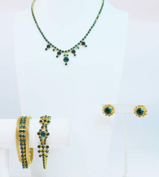 VNTG Mid Century Green Rhinestone Polished & Meshed Gold Tone Jewelry image number 1