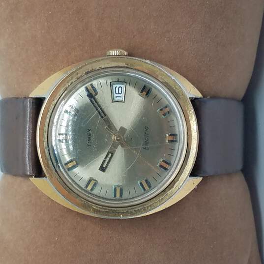Timex Electric GT W/Date Window Vintage Quartz Watch image number 2