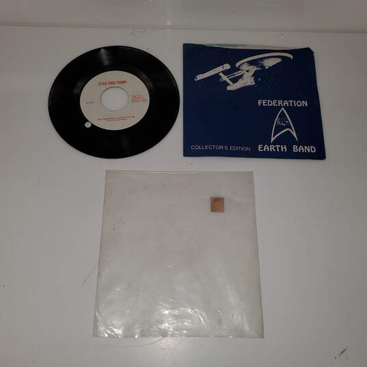 Vintage 1970 Federation Earth Band 7in Record SFF-8B Star Trek Theme + Vulcanization image number 1