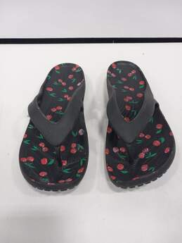 Crocs Kadee Women's Black & Cherry Patterned Sandals Size 10