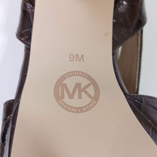 Michael Kors Women's Brown Leather Croc Embossed Chunky Heel Peep Toe Sandals Size 9M image number 6