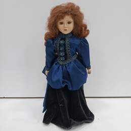 Porcelain Doll in Purple Velvet - N 540R IOB alternative image