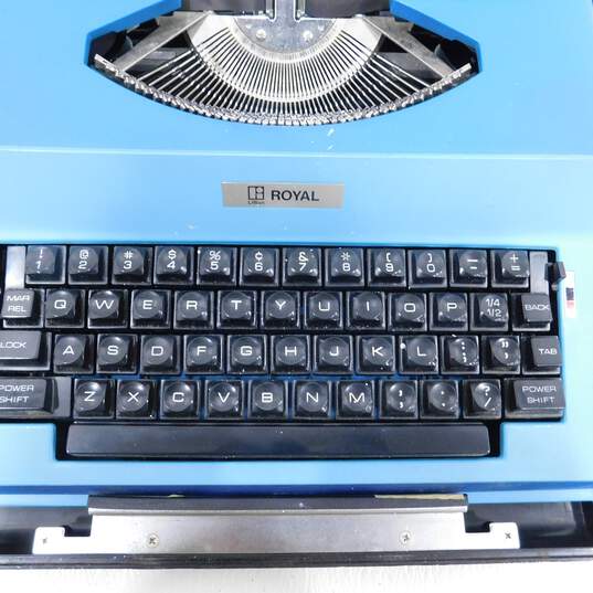 Vintage 1970s Royal Apollo 12-GT Ocean Blue Electric Typewriter Japan w/ Case image number 3