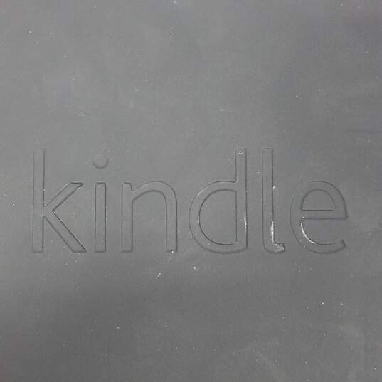 Amazon Kindle Fire Tablet DO1400 8GB 7" with case image number 8