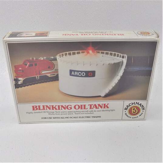 Bachmann Blinking Oil Tank HO Scale - BRAND NEW & SEALED image number 1