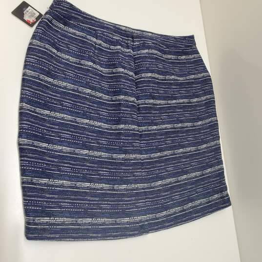 Wm Halogen Navy Blue White Pattern Skirt Sz 16 image number 1