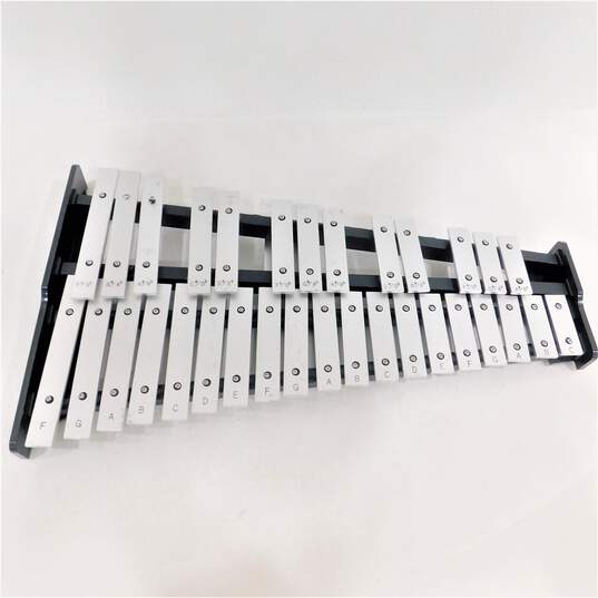 Ludwig Brand 32-Key Model Metal Glockenspiel Kit w/ Case and Accessories image number 5