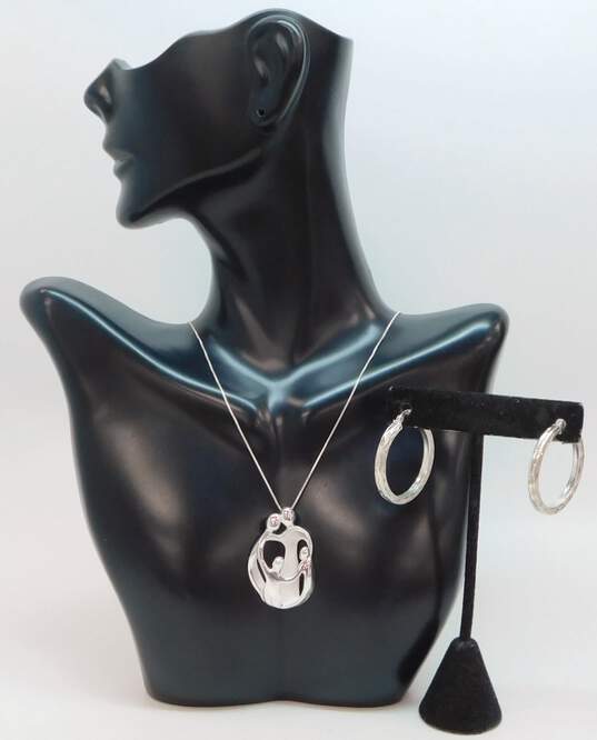 Carolyn Pollack Relios & Artisan 925 Figural Abstract Family Pendant Necklace & Etched Hoop Earrings 14.5g image number 1