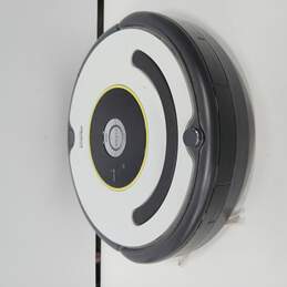 Roomba Vacuum alternative image