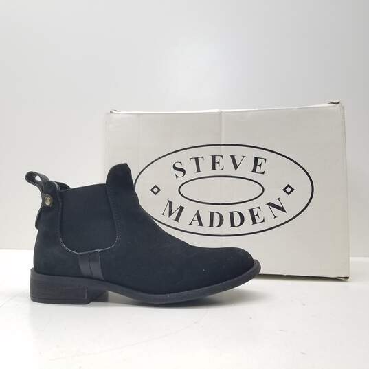 Steve Madden Black Chelsea Boot Womens Size 5.5 image number 1