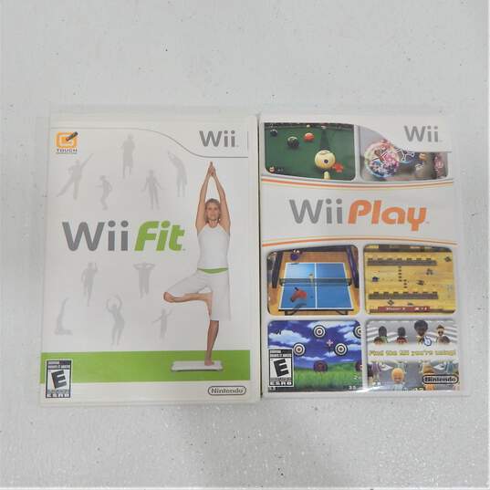 Nintendo Wii w/4 Games + 2 Controllers image number 15