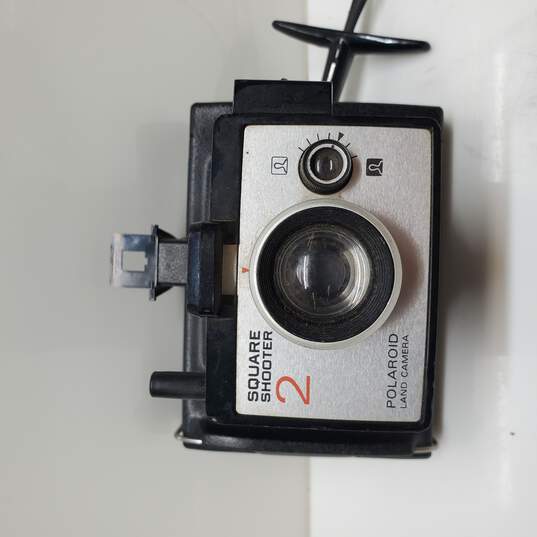 Lot of 2 VTG Polaroid Land Cameras Square Shooter 2 Super Shooter Plus image number 3
