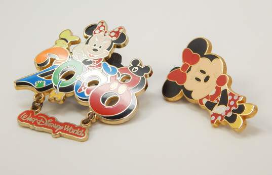Disney Minnie Mouse Enamel Pins & Quartz Watches image number 4