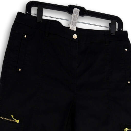 Womens Black Flat Front Cargo Pockets Stretch Cropped Pants Size 1.5 image number 3