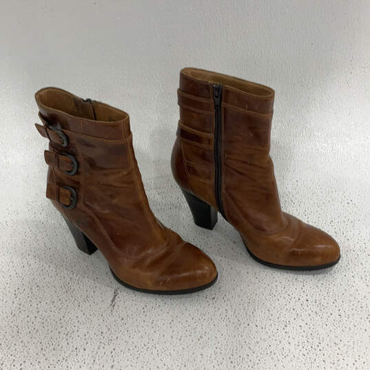 Womens Vivi Brown Leather Adjustable Strap Block Heel Ankle Booties Sz 8.5 image number 3